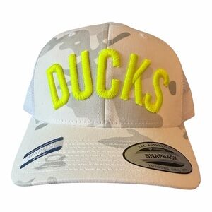 NCAA OREGON “DUCKS” SNAPBACK TWILL TRUCKER CAP